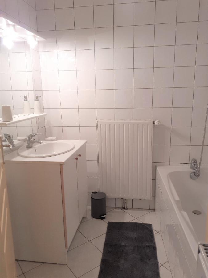 Appartement Rez De Chaussee Avec Terrasse Et Jardin 탕스 외부 사진