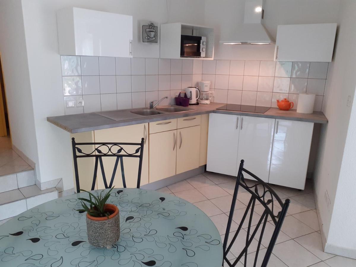 Appartement Rez De Chaussee Avec Terrasse Et Jardin 탕스 외부 사진